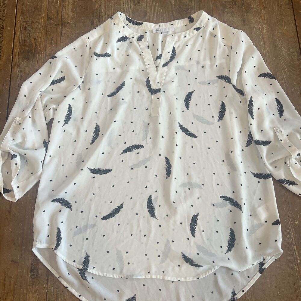DR2 Women’s Blouse V Neck Pullover Black & White Feathers Dots Large